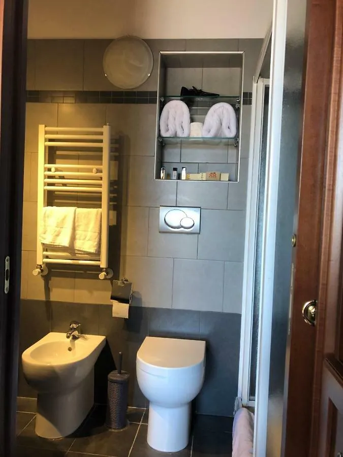 BB Il Re Alla Reginella Guest House Roma